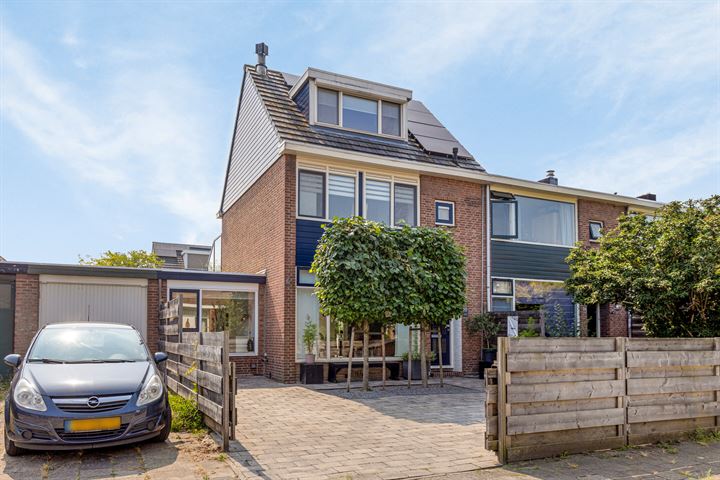 View photo 36 of Jan van de Cappellestraat 50