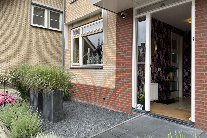 View photo 3 of Hertog Albrechtstraat 84