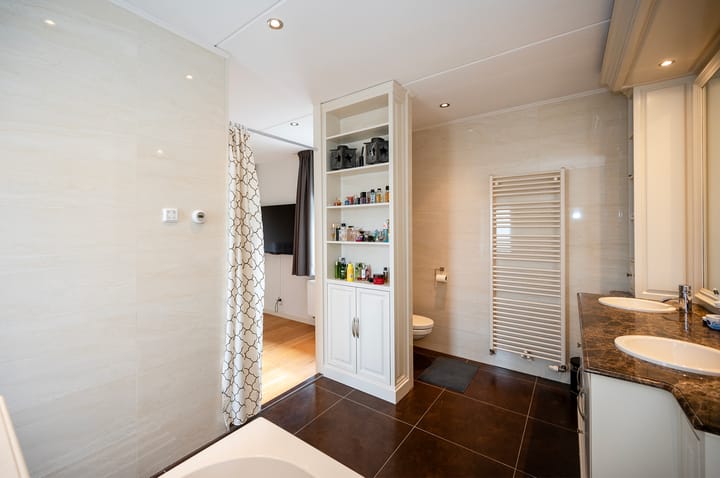 Photo 40 of Aresstraat 6