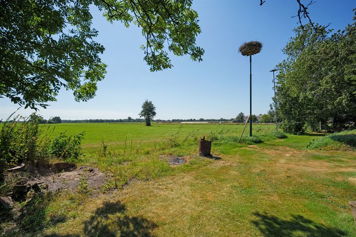 View photo 31 of Oosteinde 14