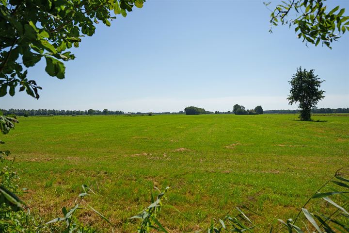 View photo 33 of Oosteinde 14