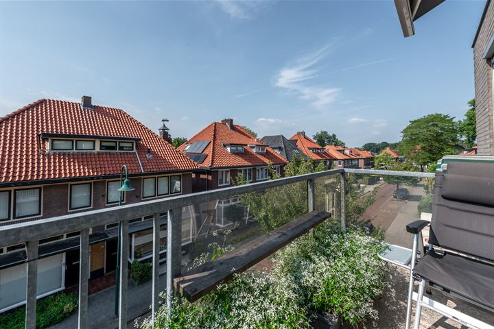 View photo 13 of Emmastraat 32