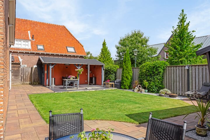 Foto 24 van Meester van Coothstraat 31-A