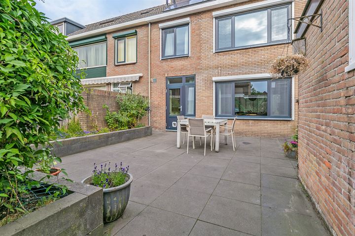 View photo 31 of Bellamystraat 61