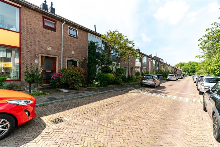 Bekijk foto 7 van Prof. Oudemansstraat 50