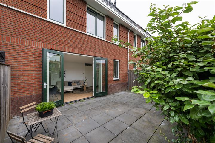 View photo 21 of Leylandstraat 17