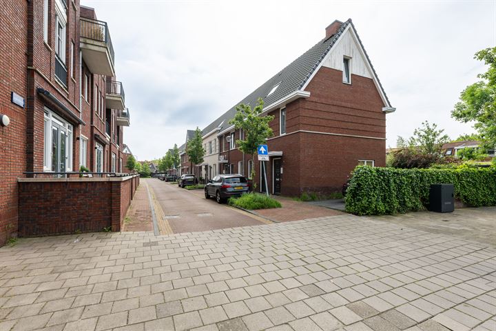 View photo 23 of Leylandstraat 17