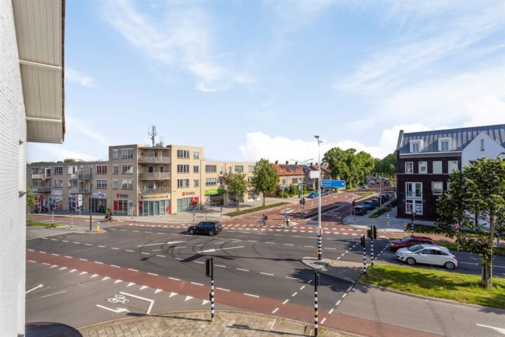 Bekijk foto 27 van St Jorislaan 1