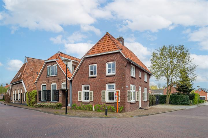 Bekijk foto 2 van Dorpsstraat 31