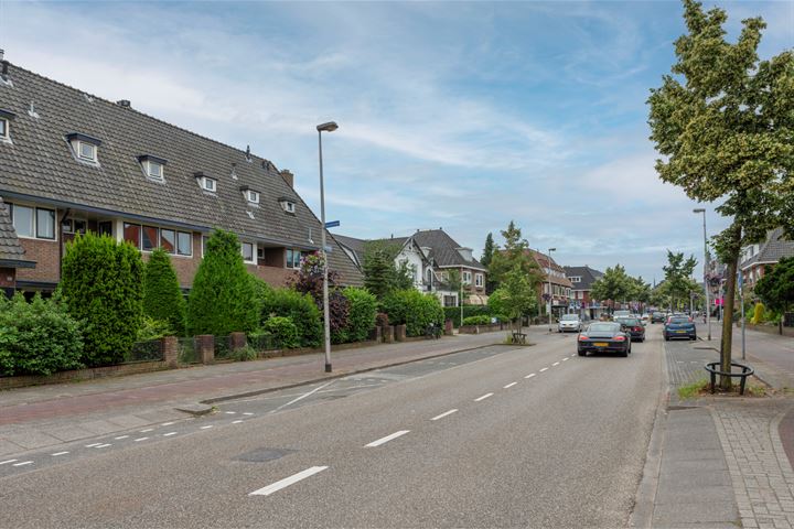 View photo 2 of Huizerweg 64