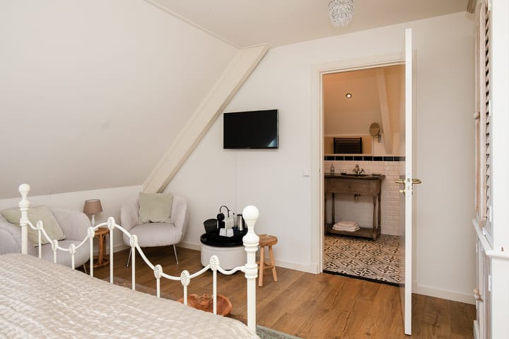 Photo 85 of Grachtweg 2