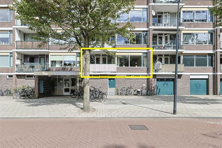 Bekijk foto 1 van Opaalstraat 81