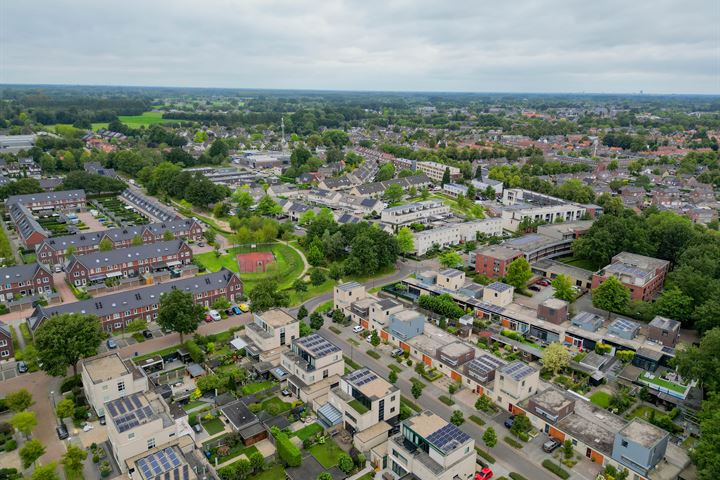 Bekijk foto 30 van Planetenlaan 42