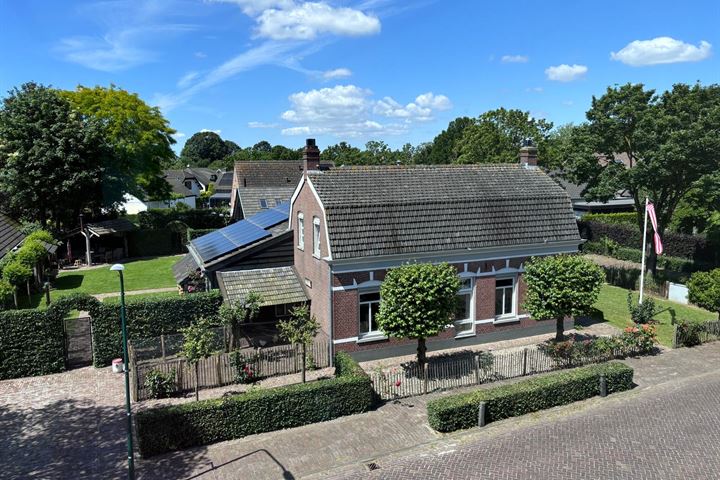 Bekijk foto 2 van Schoolstraat 14