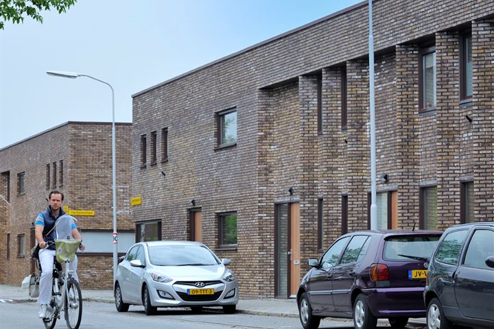 View photo 32 of Jacob van Maerlantstraat 67