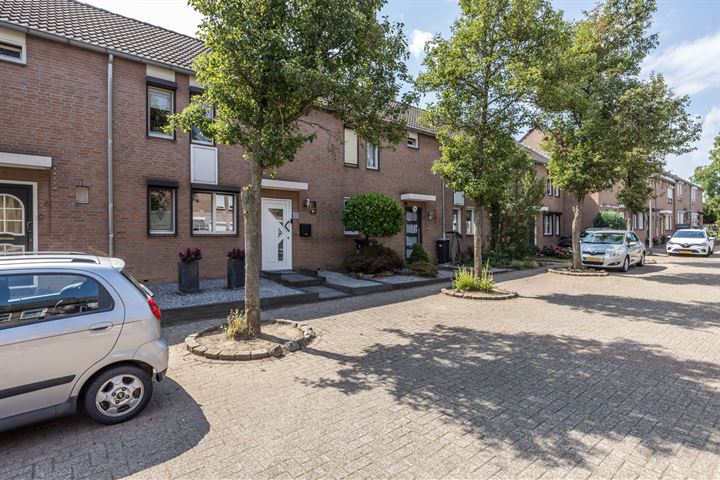 Bekijk foto 30 van Schweitzerstraat 18