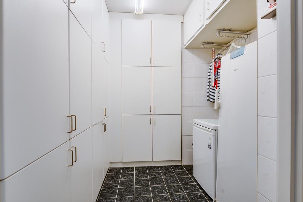 Photo 25 of Biltstein 142