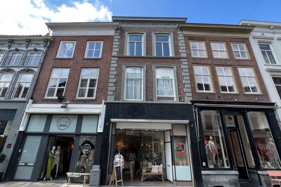 Bekijk foto 1 van Vughterstraat 21