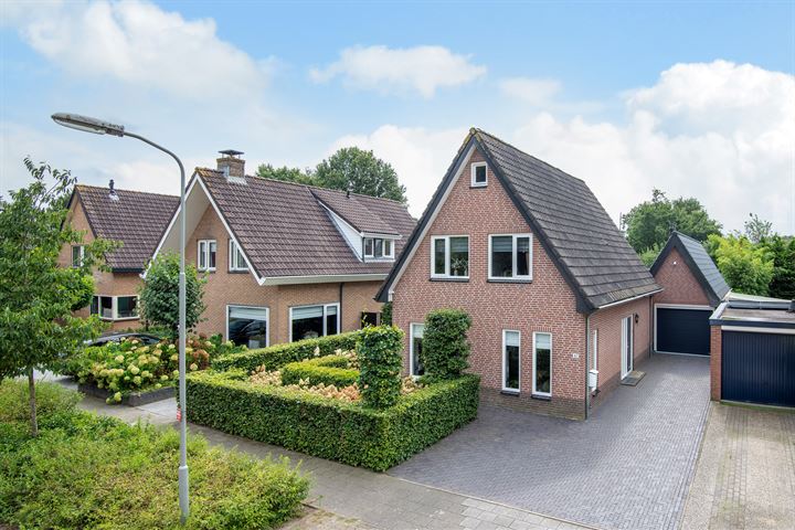 View photo 1 of Roggestraat 61