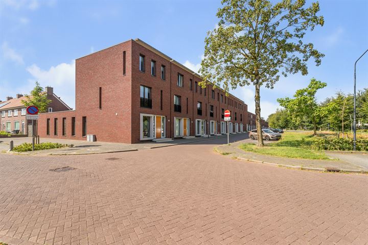 Bekijk foto 47 van Van Oldeneellaan 51