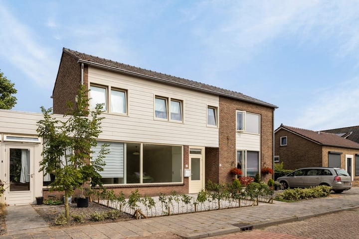 Bekijk foto 5 van Nicolaas Hooijkaasstraat 13-B