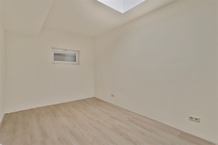 View photo 22 of Nicolaas Hooijkaasstraat 13-B