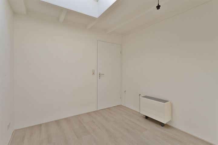 View photo 27 of Nicolaas Hooijkaasstraat 13-B