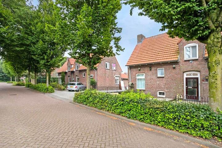 Bekijk foto 36 van Torrentinusstraat 6