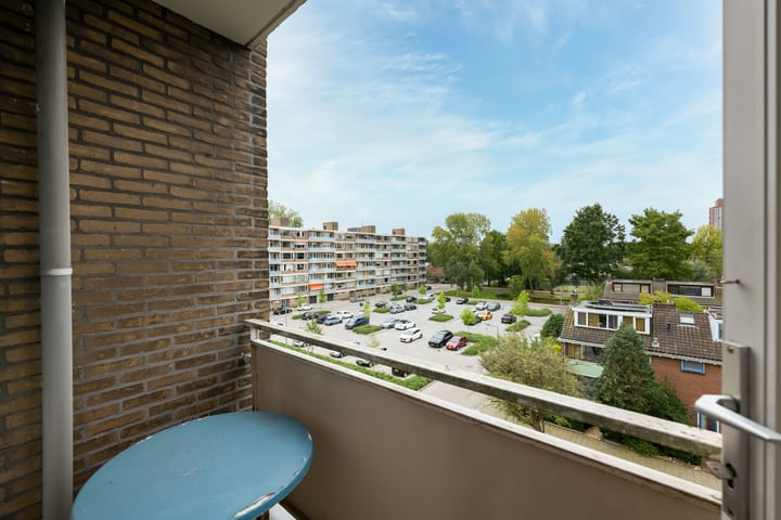 View photo 24 of Van der Helmstraat 373