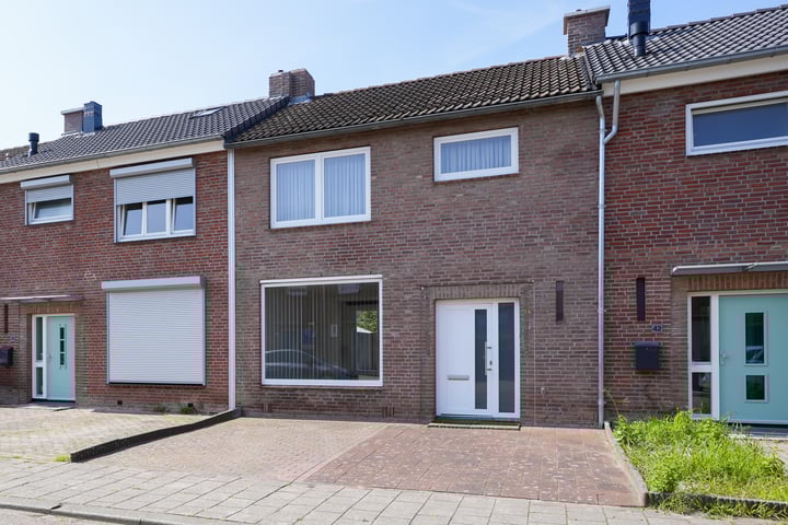 Bekijk foto 1 van Damiatestraat 40