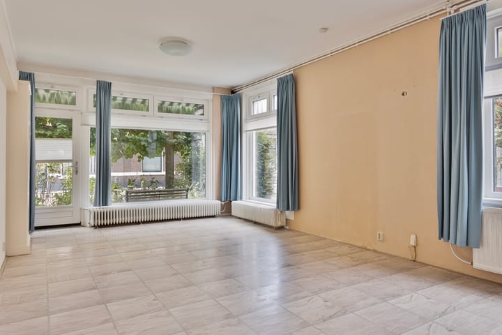 Photo 8 of Spoorstraat 44