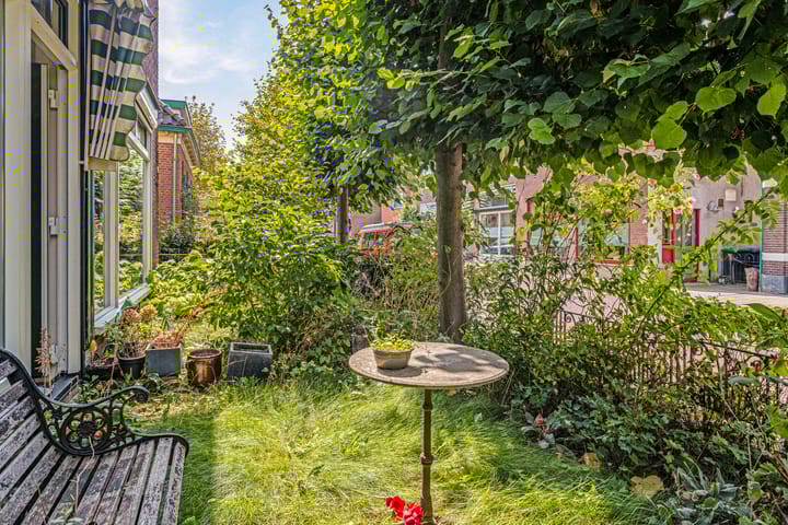 Photo 11 of Spoorstraat 44