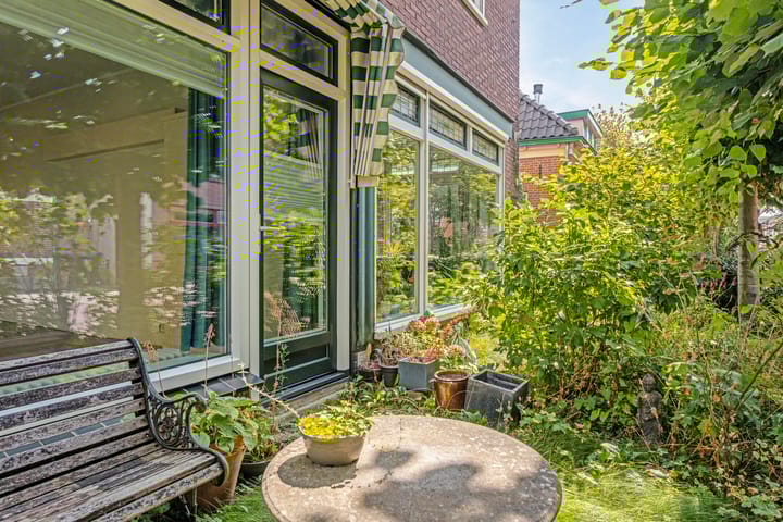 Photo 12 of Spoorstraat 44