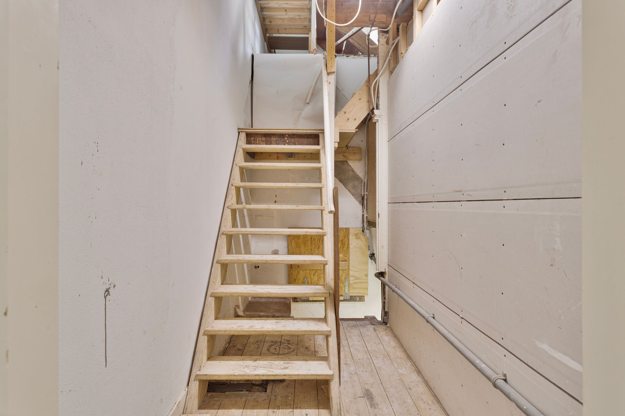 Photo 15 of Spoorstraat 44