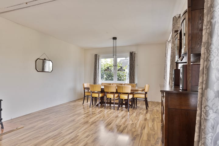 Photo 17 of Spoorstraat 44