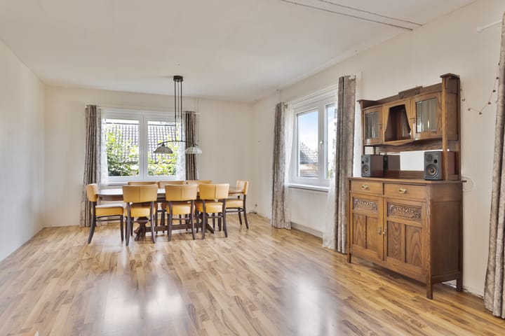 Photo 19 of Spoorstraat 44