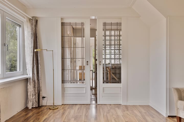 Photo 21 of Spoorstraat 44