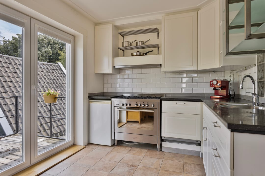 Photo 22 of Spoorstraat 44