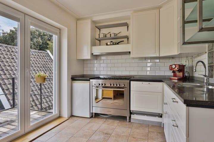 Photo 22 of Spoorstraat 44