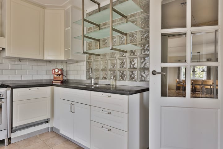 Photo 23 of Spoorstraat 44