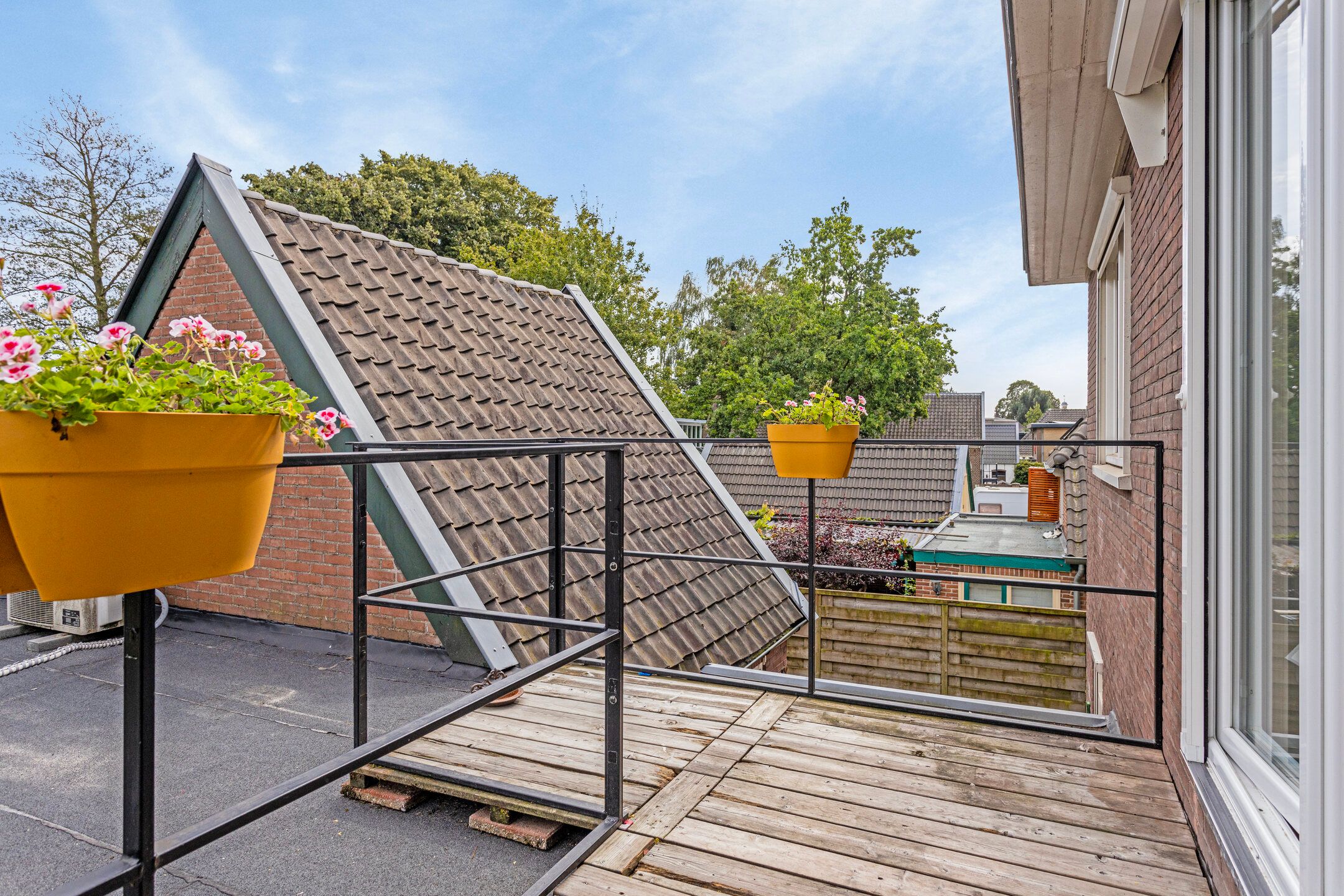 Photo 27 of Spoorstraat 44