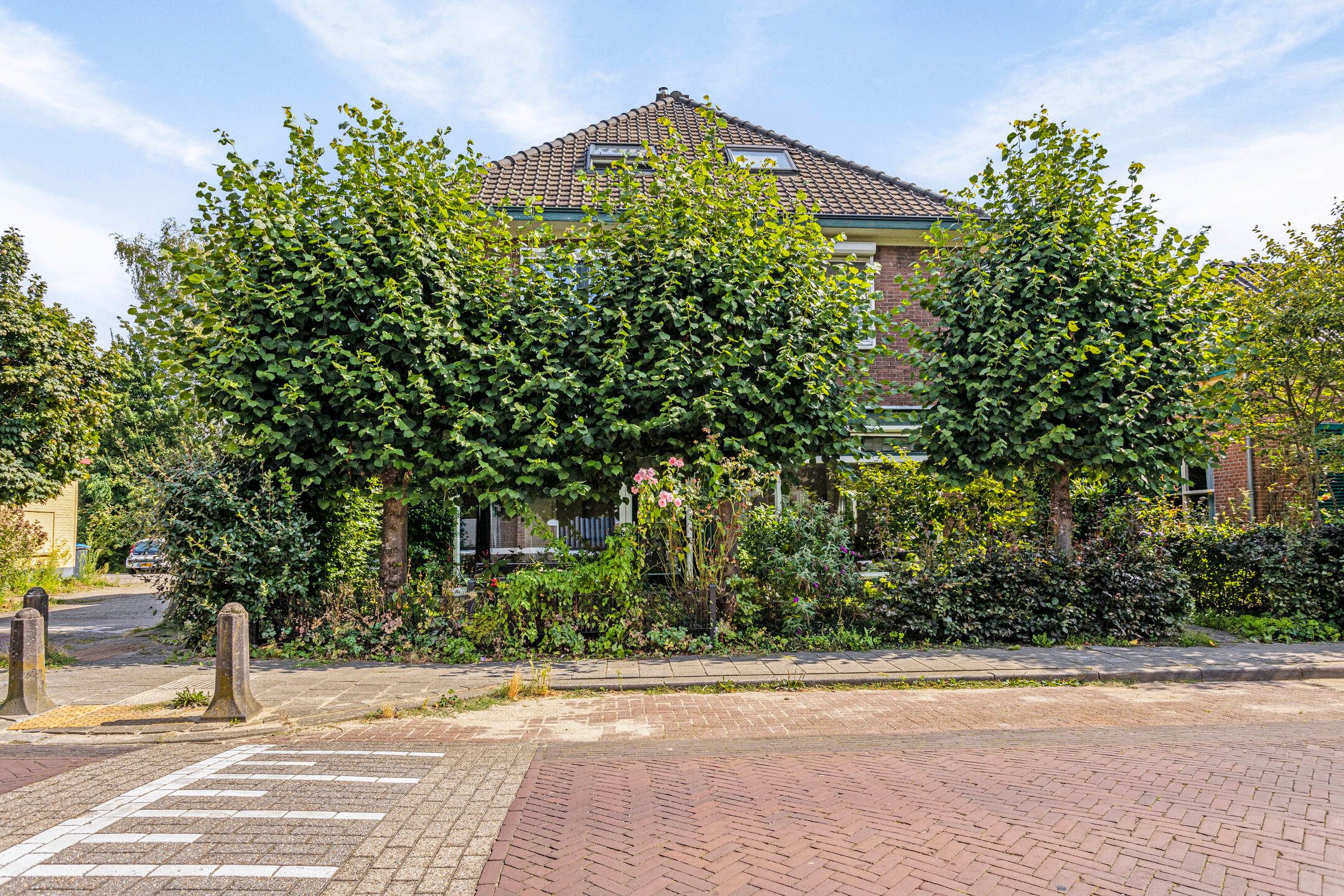 Photo 39 of Spoorstraat 44