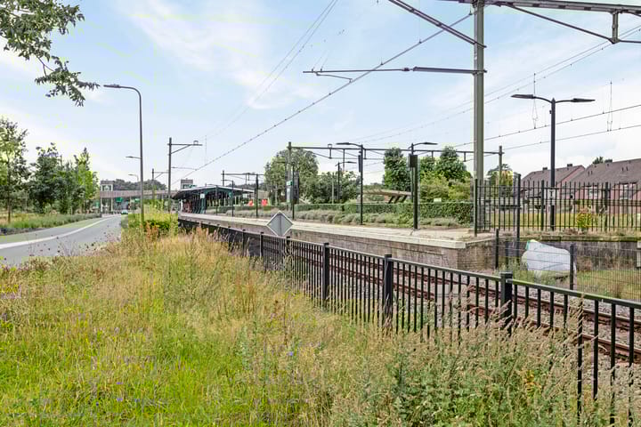 Photo 42 of Spoorstraat 44