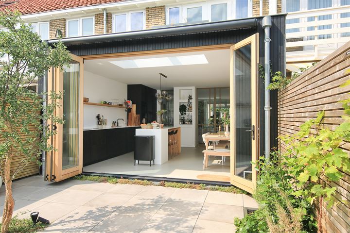 View photo 4 of Van Kinsbergenstraat 28