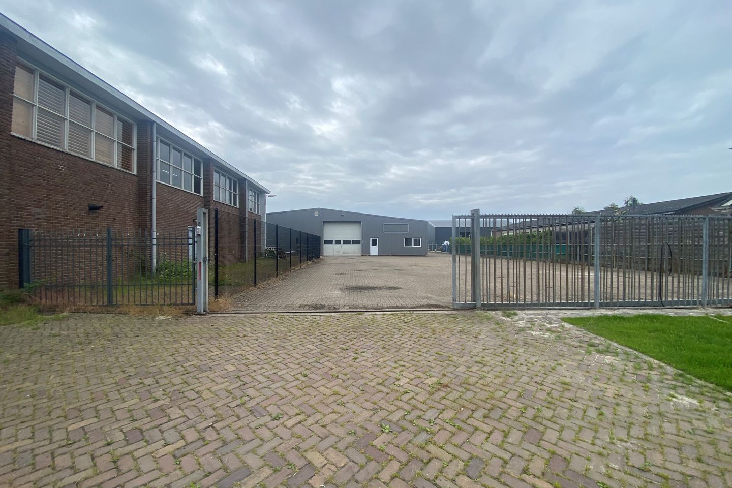 Bekijk foto 3 van Industrieweg 28 A