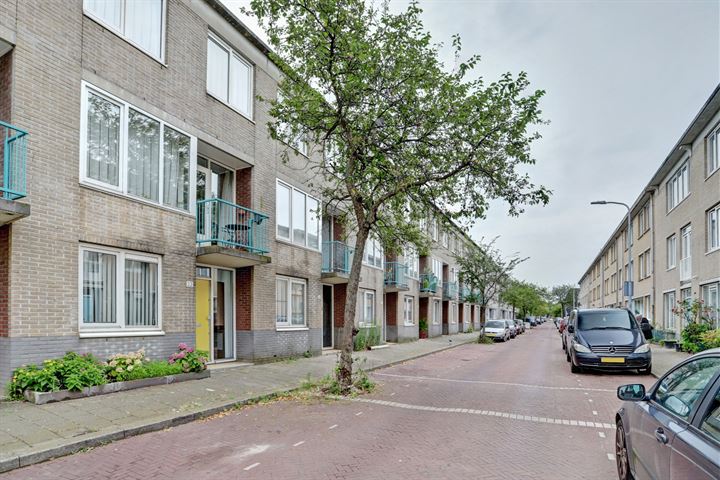 View photo 2 of Rubensstraat 22