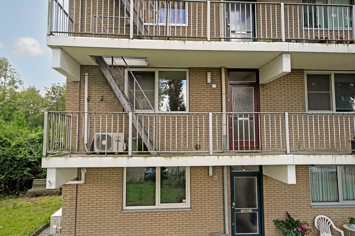 View photo 22 of Weegbreestraat 46