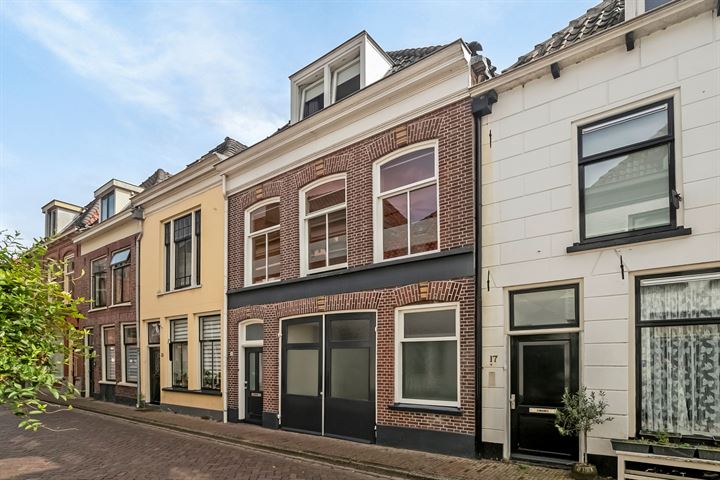 Bekijk foto 1 van Burgwalstraat 15