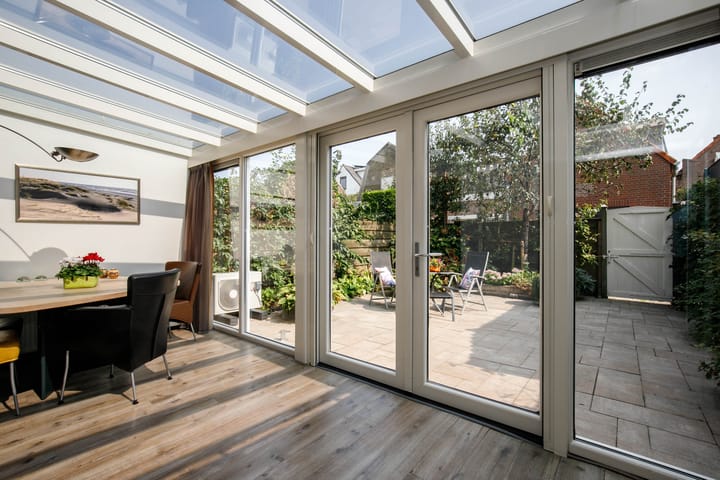 Photo 21 of Spoorstraat 32