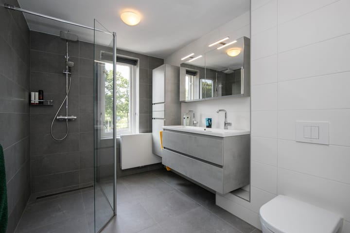 Photo 24 of Spoorstraat 32